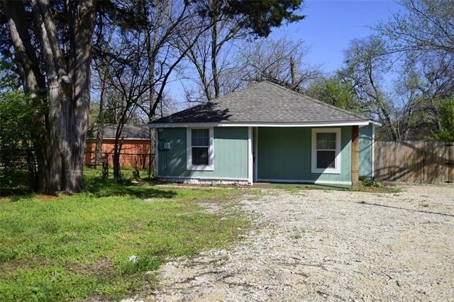 927 W Baker Street - Photo 1