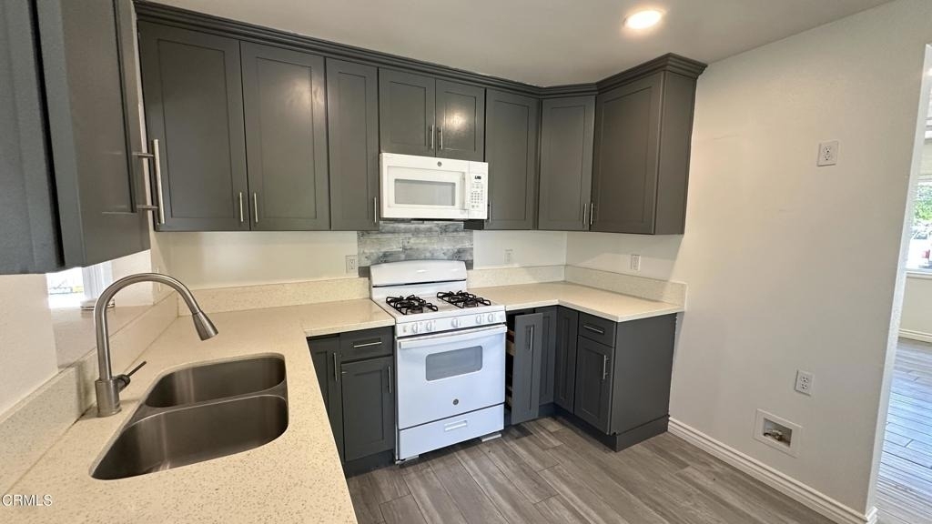 11390 Violeta Street - Photo 4