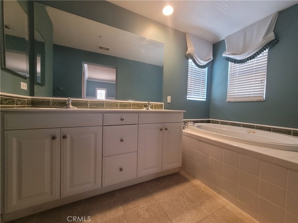 4022 Sutton Court - Photo 14