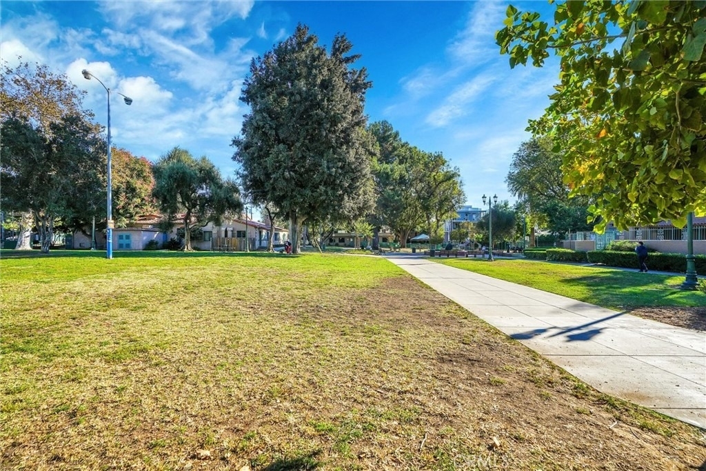 1120 N Vista Street - Photo 18
