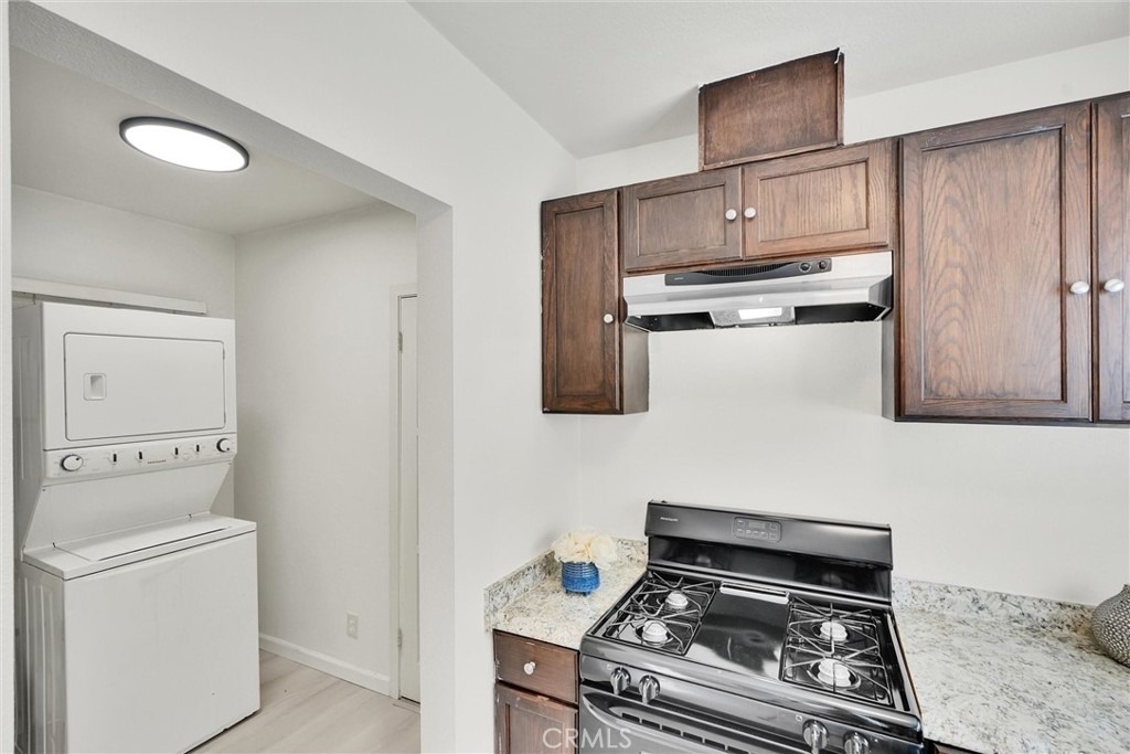 1120 N Vista Street - Photo 8