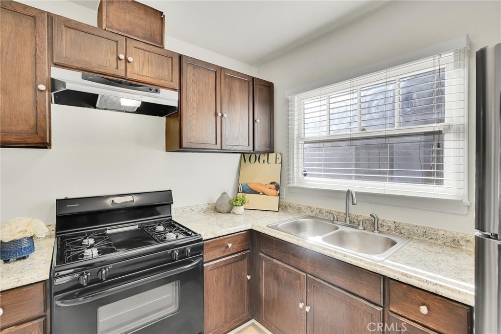 1120 N Vista Street - Photo 6