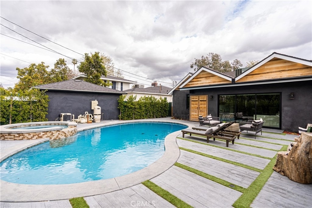 5109 Longridge Avenue - Photo 40