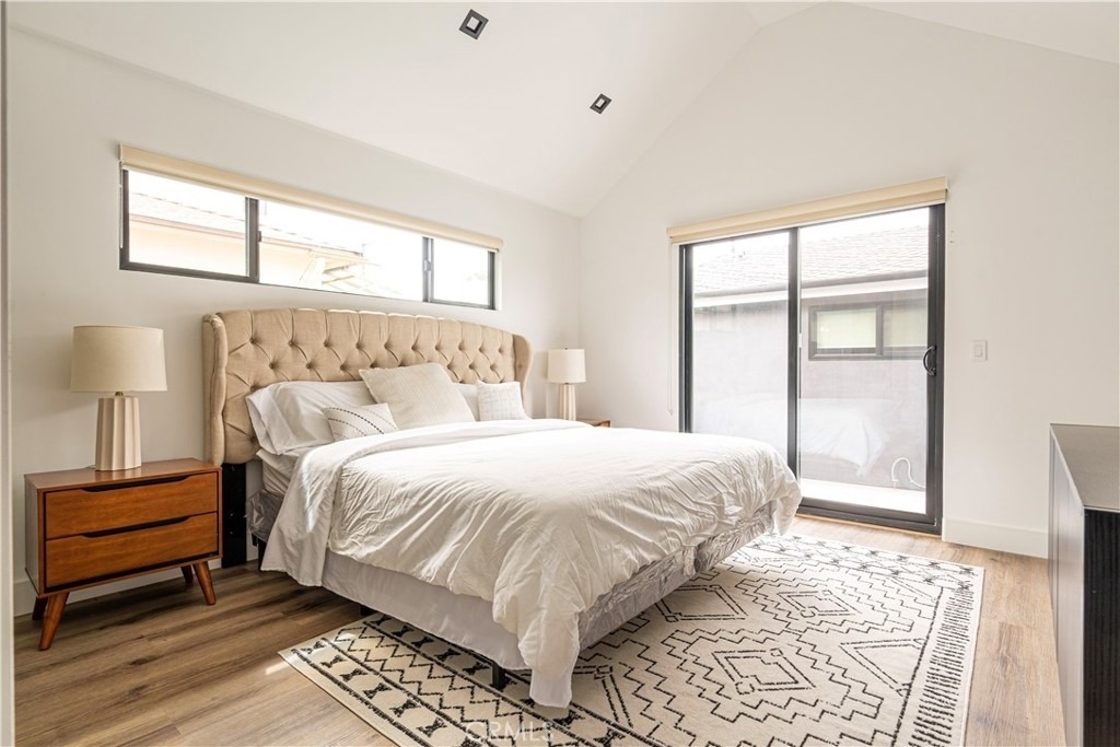 5109 Longridge Avenue - Photo 31