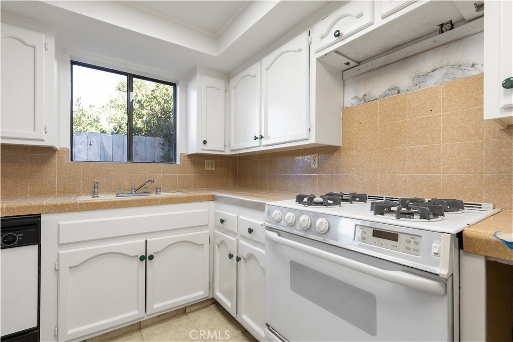 276 Spruce Street - Photo 10