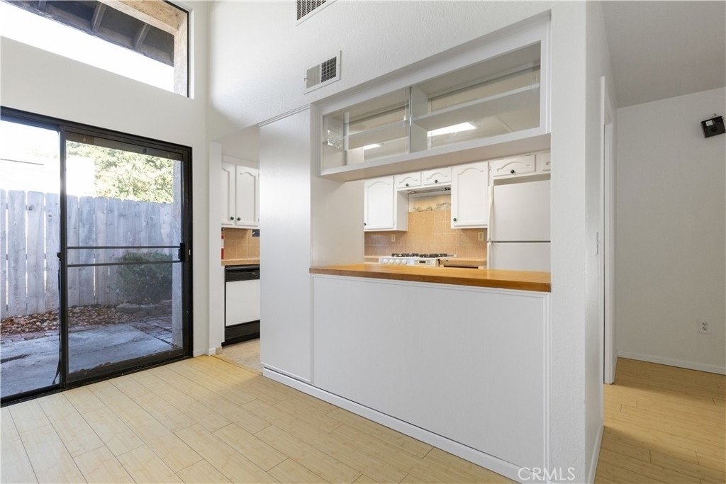 276 Spruce Street - Photo 7