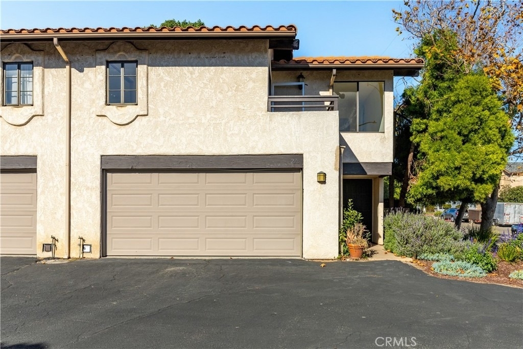 276 Spruce Street - Photo 2