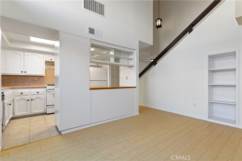 276 Spruce Street - Photo 8