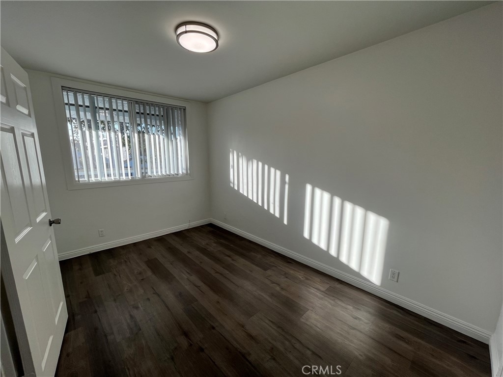12926 Doty Avenue - Photo 7