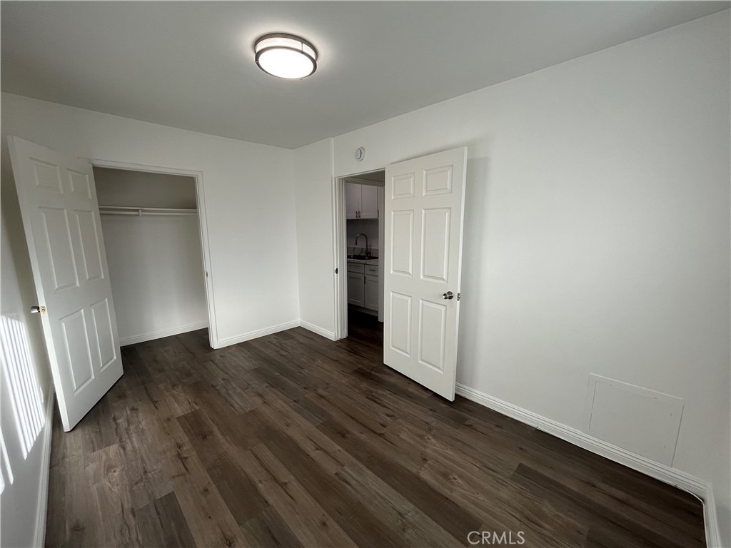12926 Doty Avenue - Photo 8