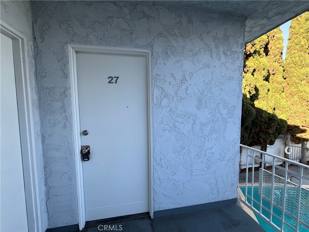 12926 Doty Avenue - Photo 1