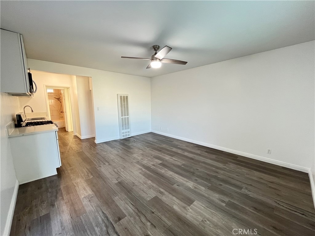 12926 Doty Avenue - Photo 2