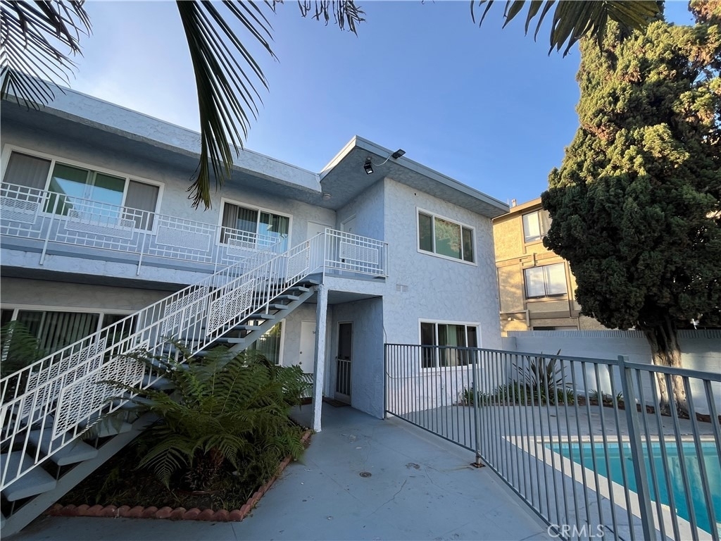 12926 Doty Avenue - Photo 9
