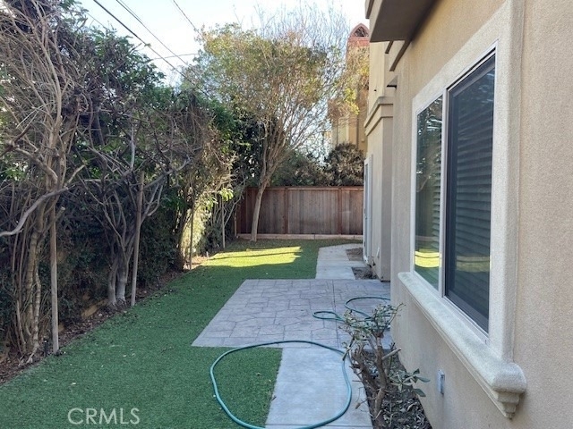 2207 Warfield Avenue - Photo 31