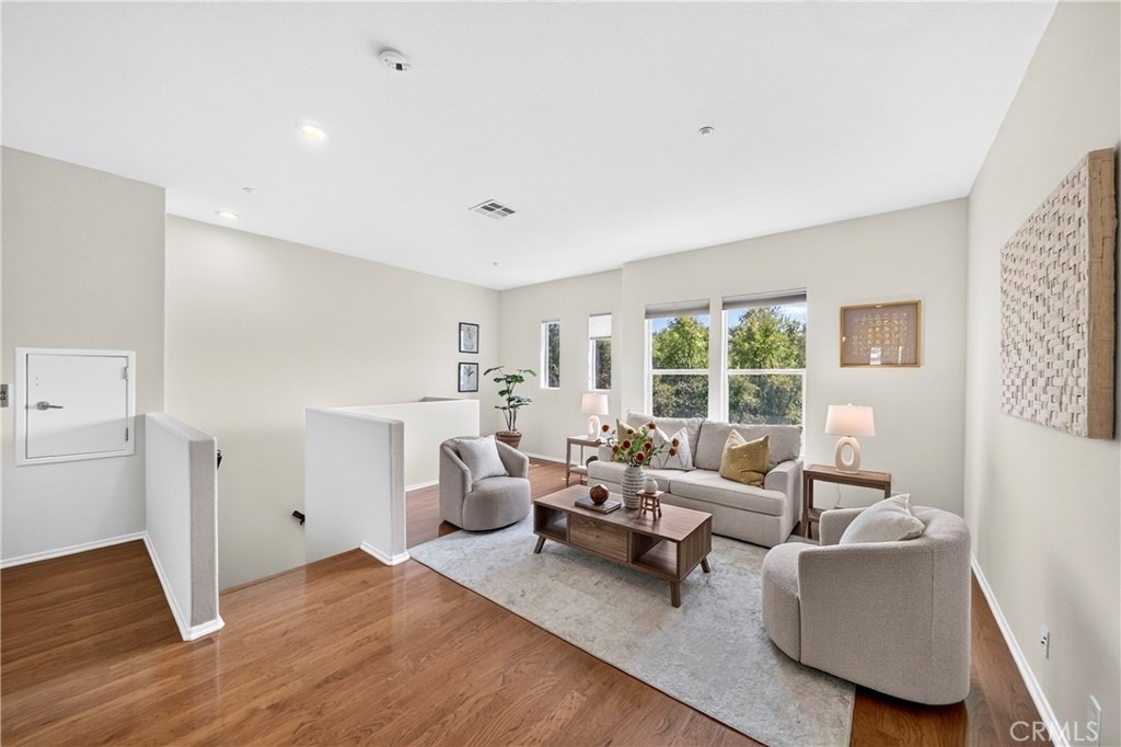 2256 Clark - Photo 8