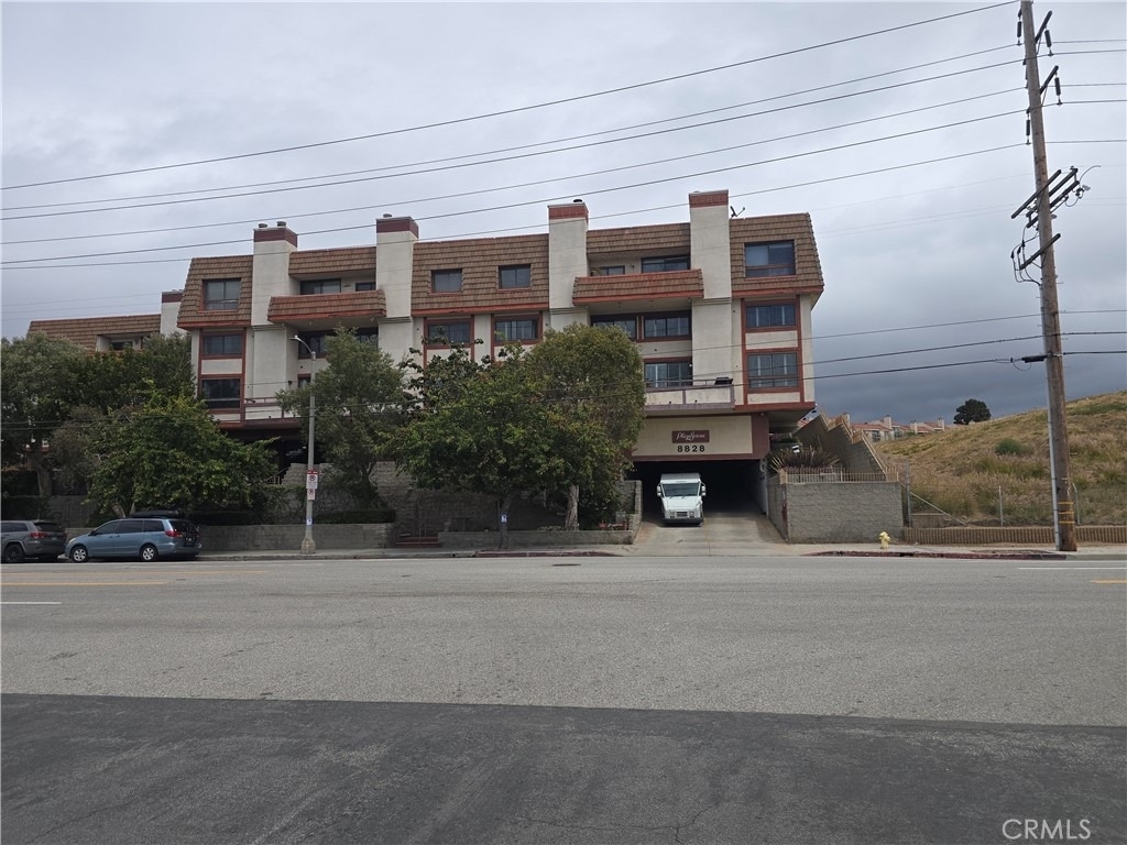 8828 Pershing - Photo 33