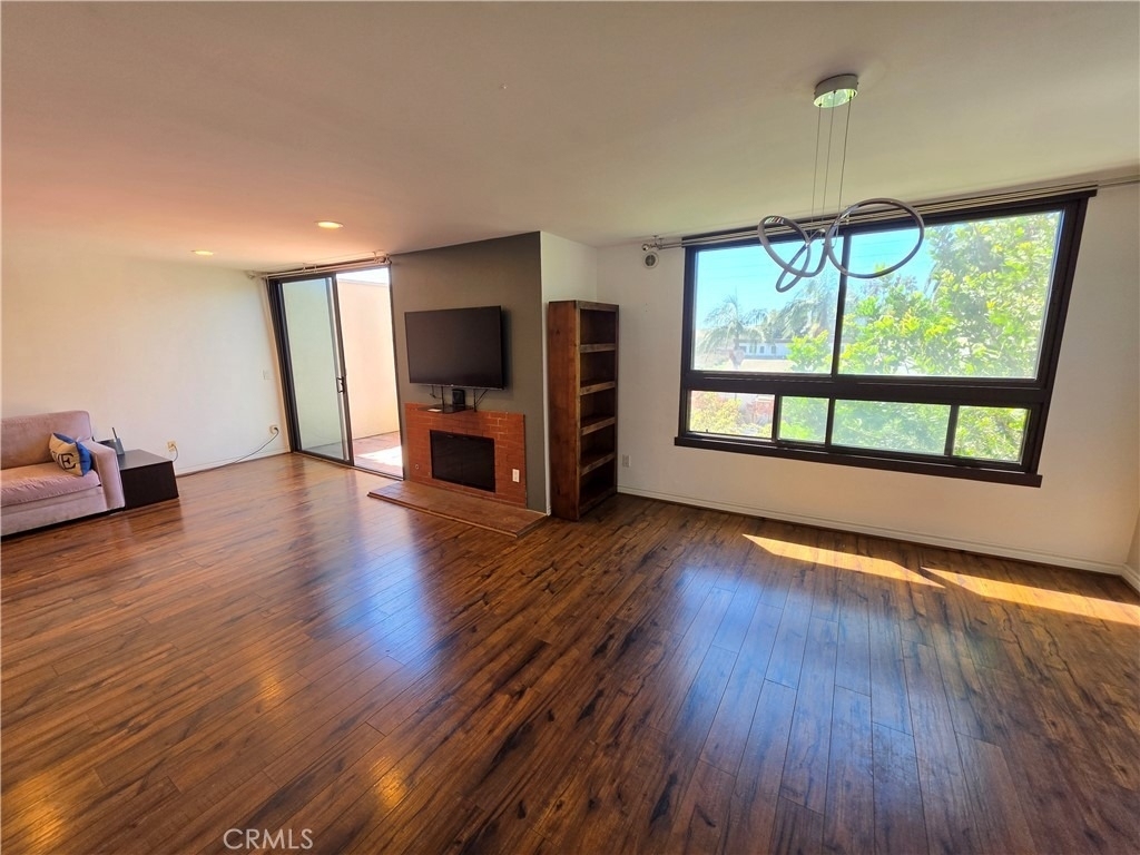 8828 Pershing - Photo 6