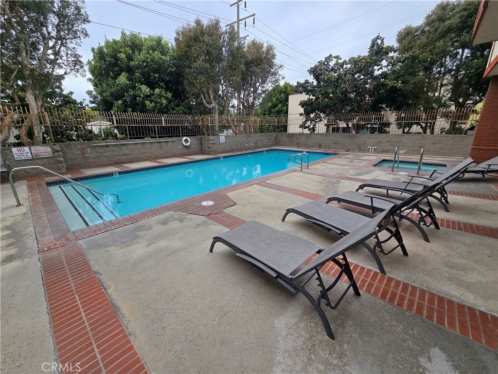 8828 Pershing - Photo 28