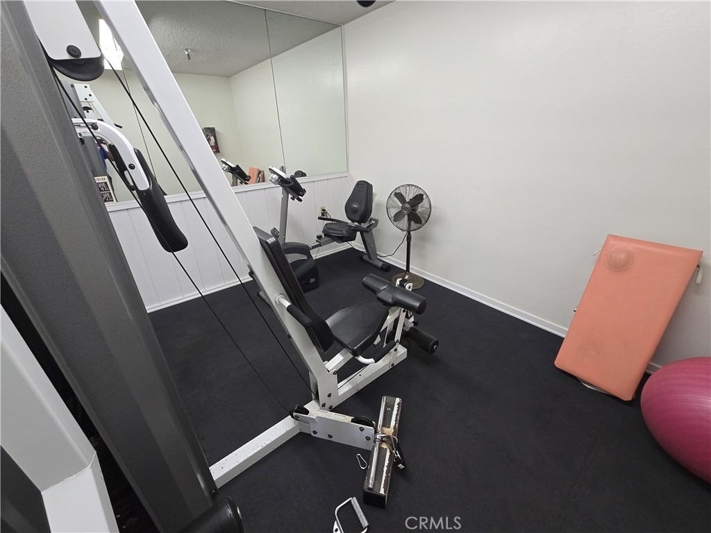 8828 Pershing - Photo 25