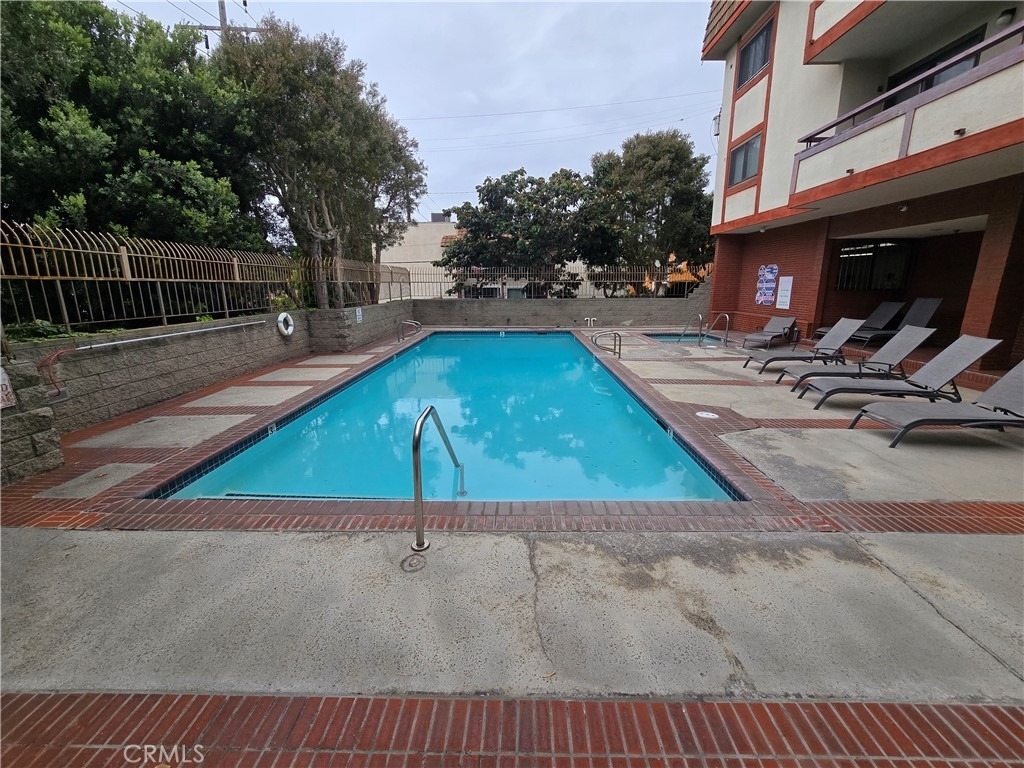 8828 Pershing - Photo 29