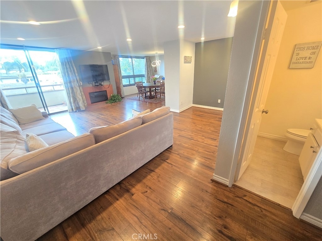 8828 Pershing - Photo 9