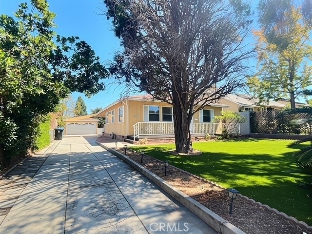 26420 Pineknoll - Photo 1