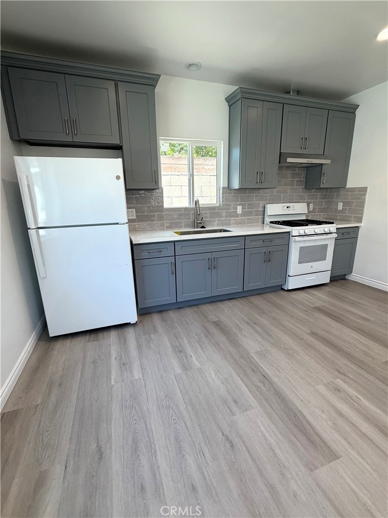 1544 N Hacienda - Photo 2
