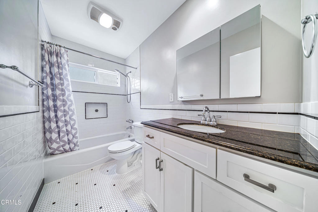 590 N Los Robles Avenue - Photo 8