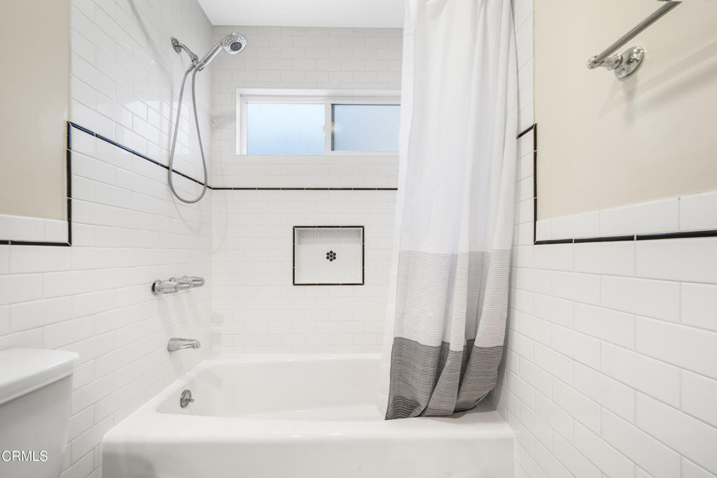 590 N Los Robles Avenue - Photo 10