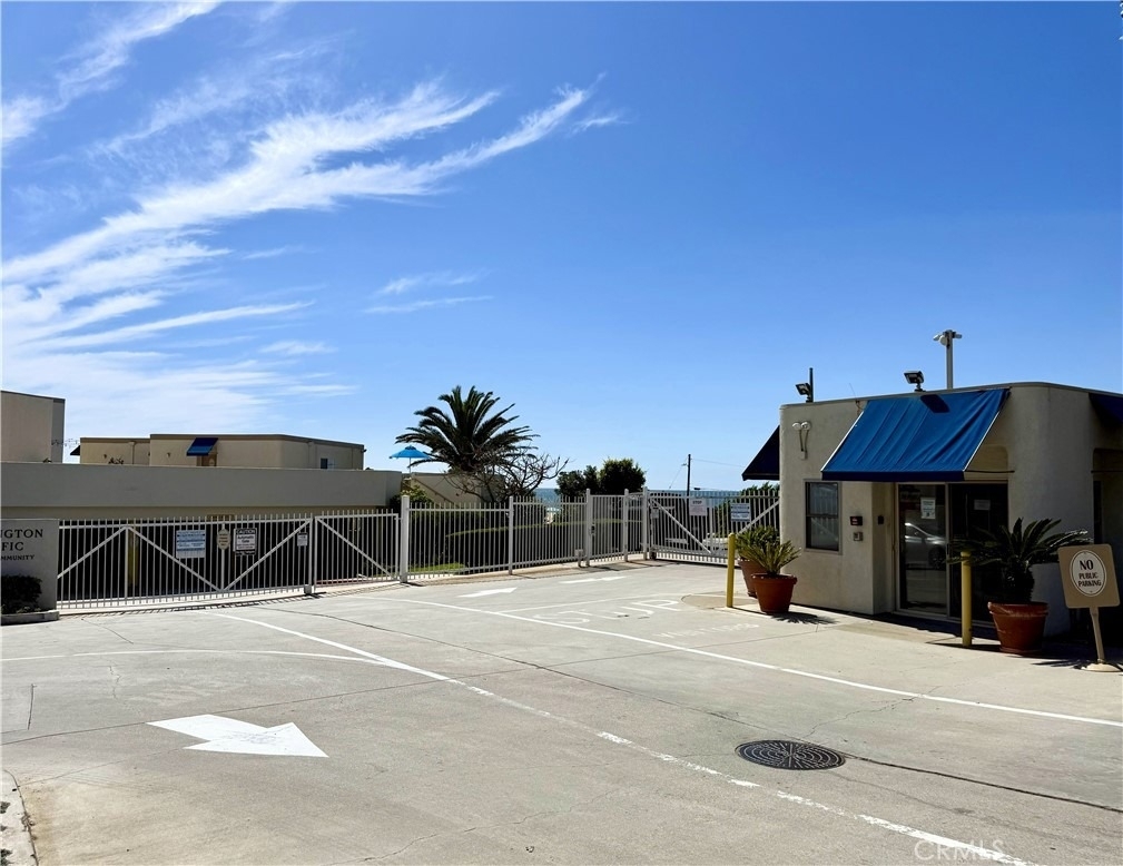 711 Pacific Coast - Photo 24