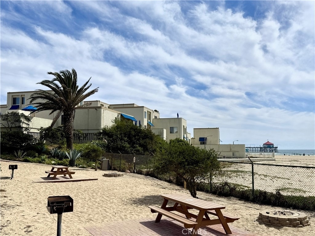 711 Pacific Coast - Photo 28