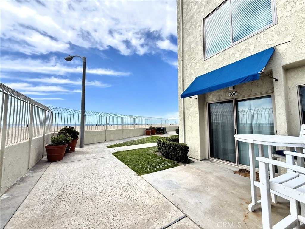 711 Pacific Coast - Photo 1