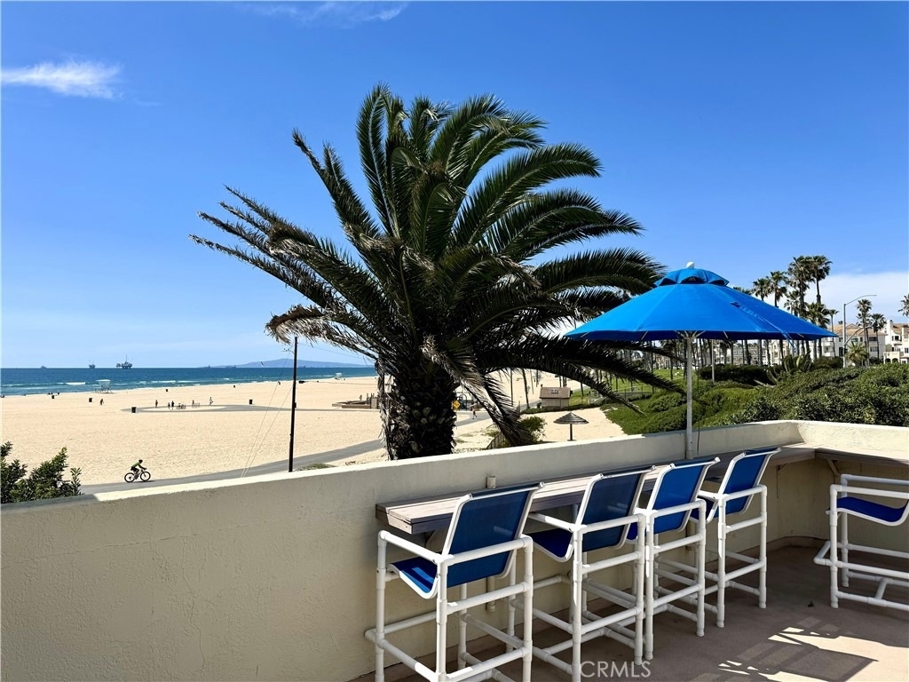 711 Pacific Coast - Photo 18