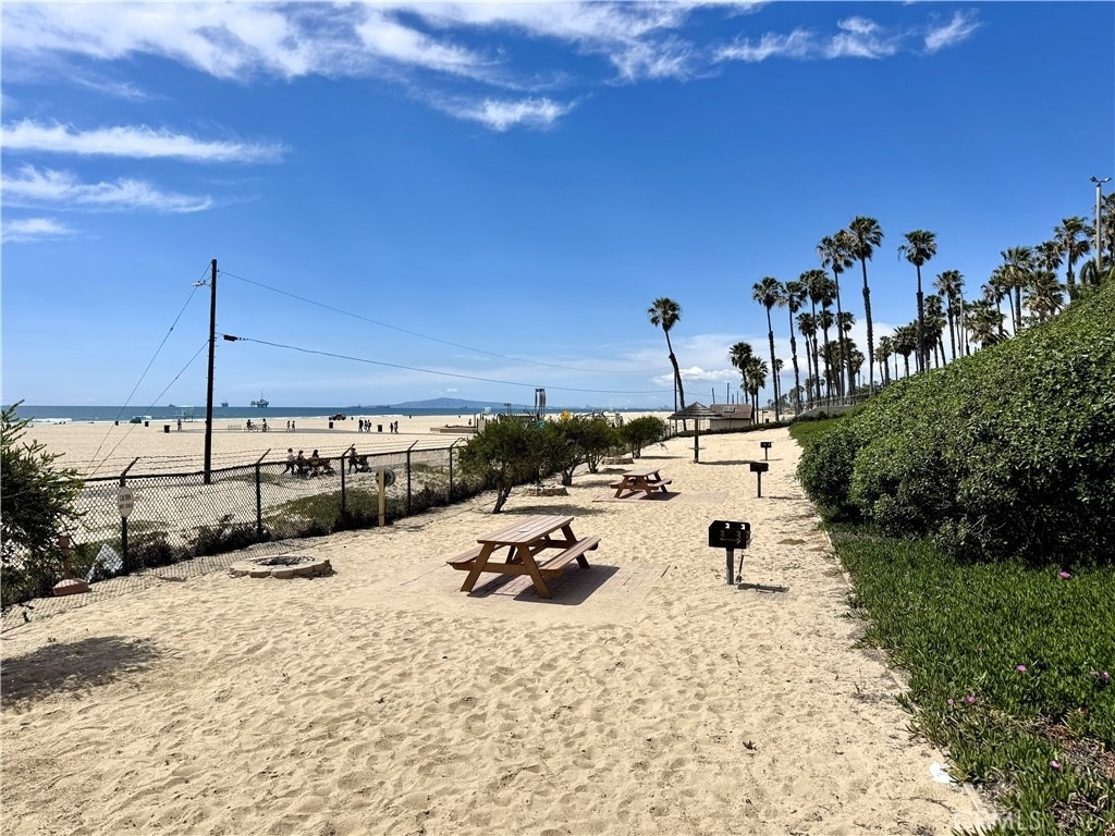 711 Pacific Coast - Photo 27