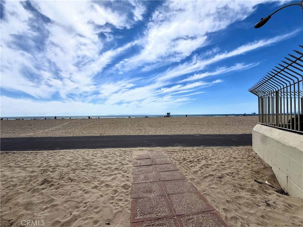 711 Pacific Coast - Photo 4