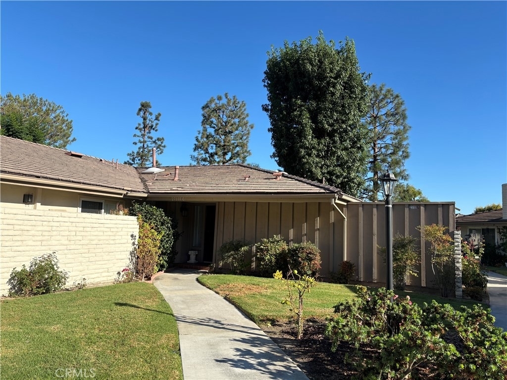 27111 Capote De Paseo - Photo 1