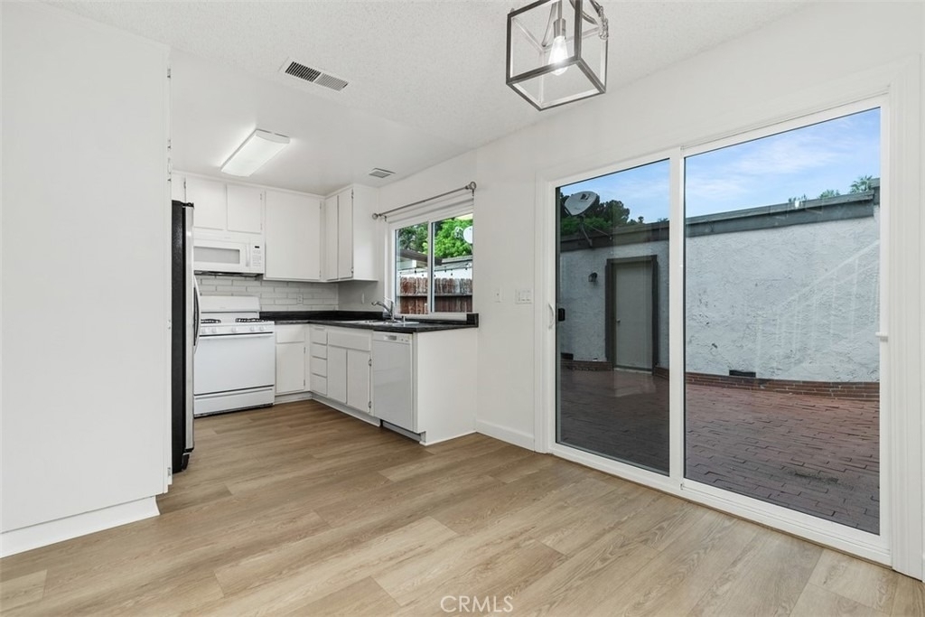 21818 Stonepine - Photo 9