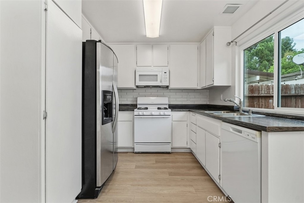 21818 Stonepine - Photo 12