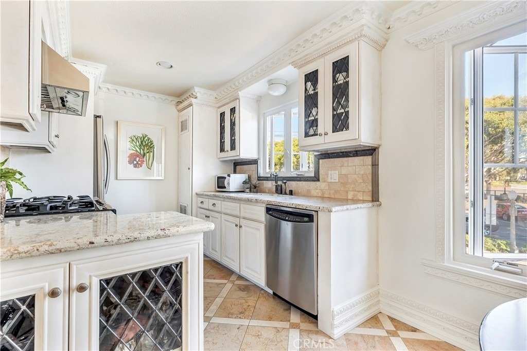 329 Marguerite Avenue - Photo 9