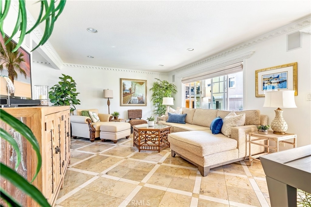 329 Marguerite Avenue - Photo 4