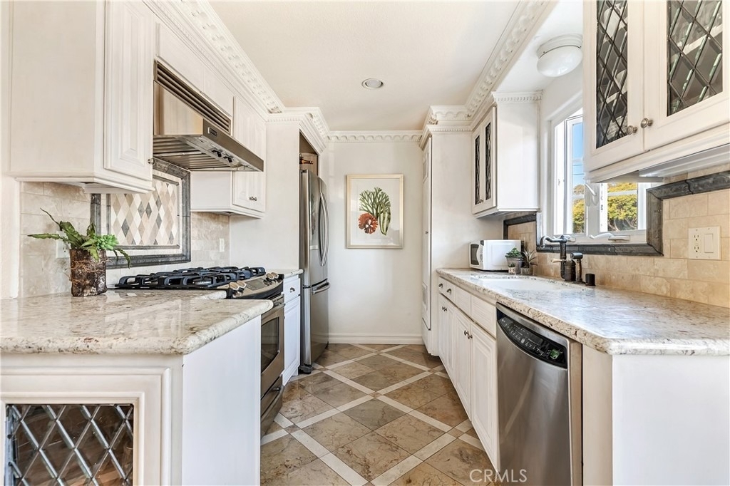 329 Marguerite Avenue - Photo 8