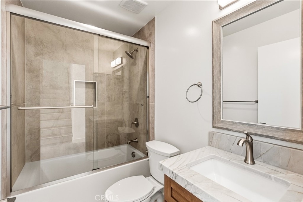 215 Oceanside Blvd - Photo 8