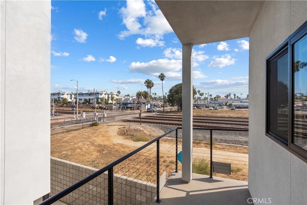 215 Oceanside Blvd - Photo 11