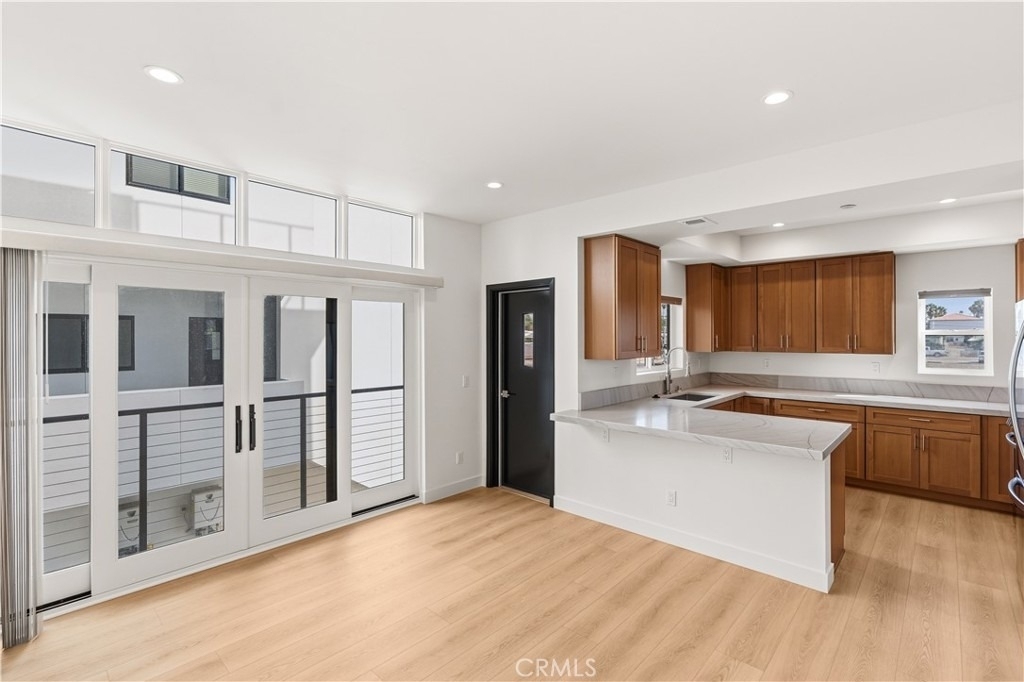 215 Oceanside Blvd - Photo 4