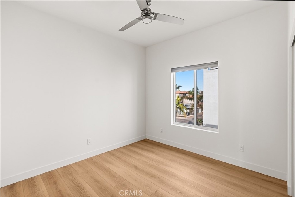 215 Oceanside Blvd - Photo 9