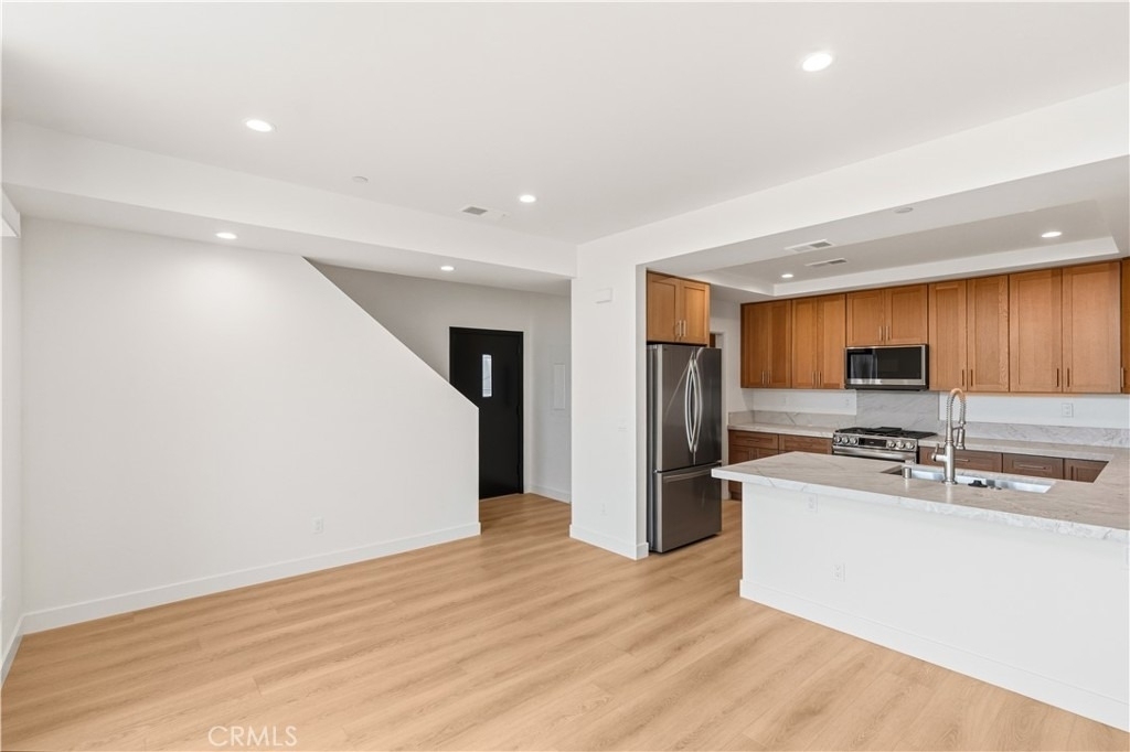 215 Oceanside Blvd - Photo 6