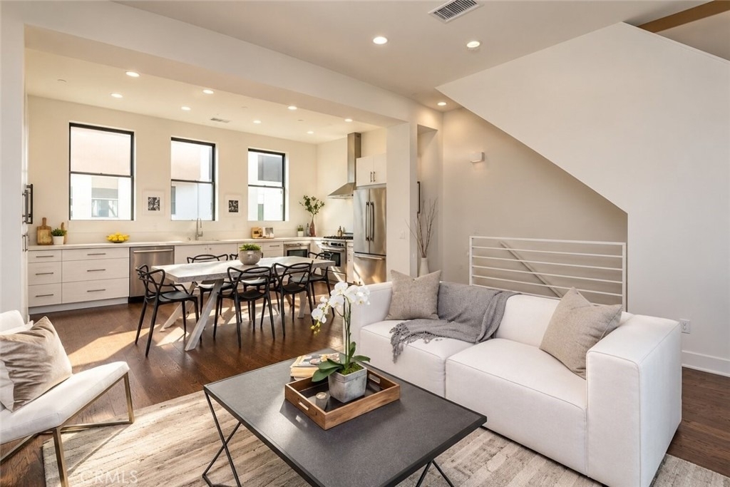 2207 Selig - Photo 6