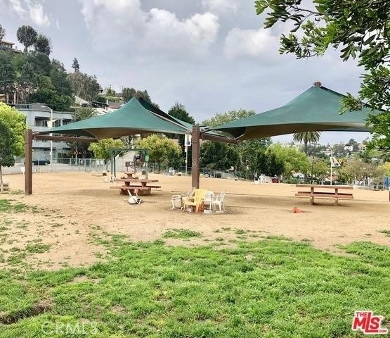 2207 Selig - Photo 2