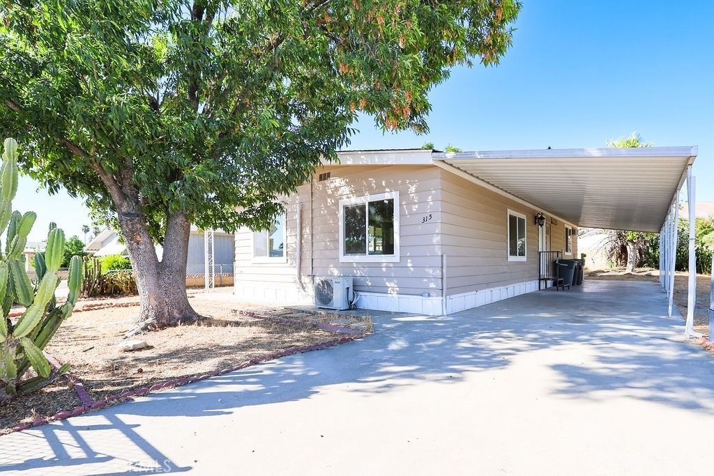 315 North Palomar Avenue - Photo 2