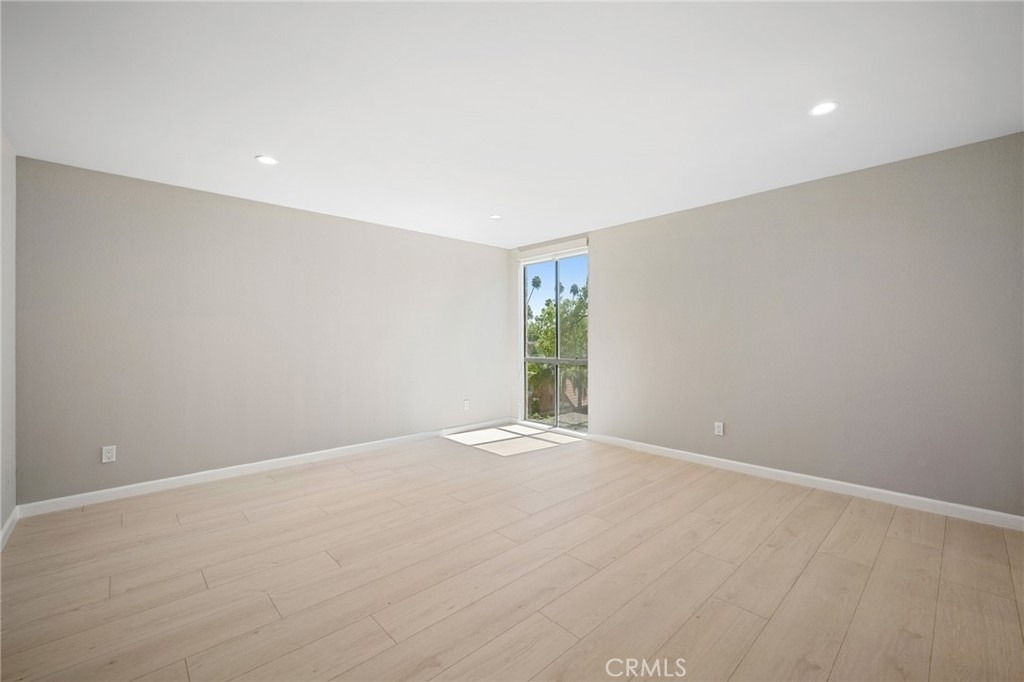125 W Mountain Street - Photo 16